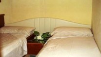 Santana IV of Plymouth -  Twin Cabin